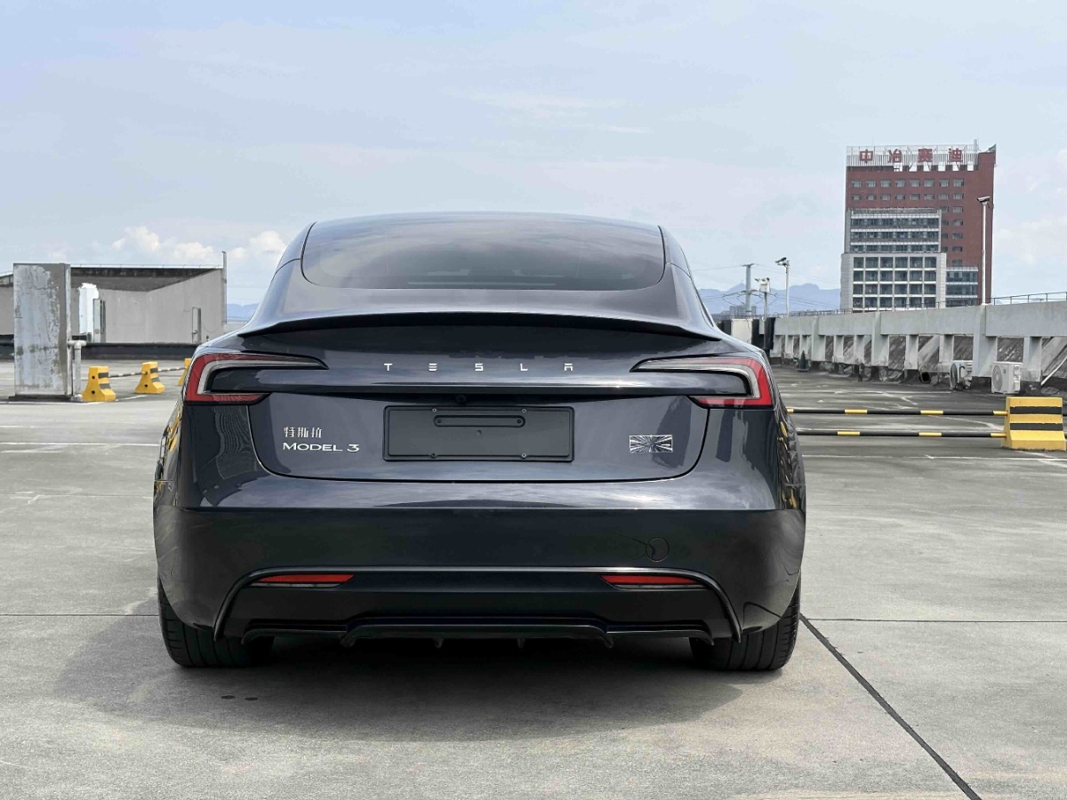 Tesla Model 3 2025 car image #5