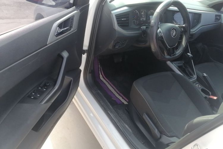 Volkswagen Polo 2021 صورة سيارة #16