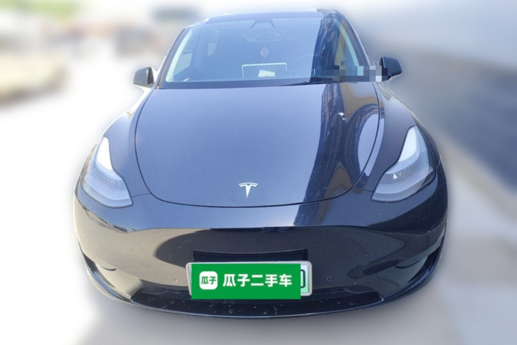 Tesla Model Y 2023 car image #3