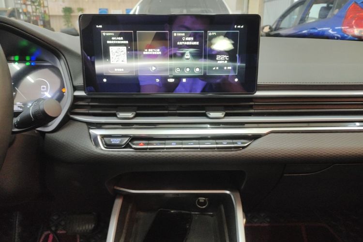 GEELY Emgrand 2022 #13 GEELY Emgrand 2022 car image #13