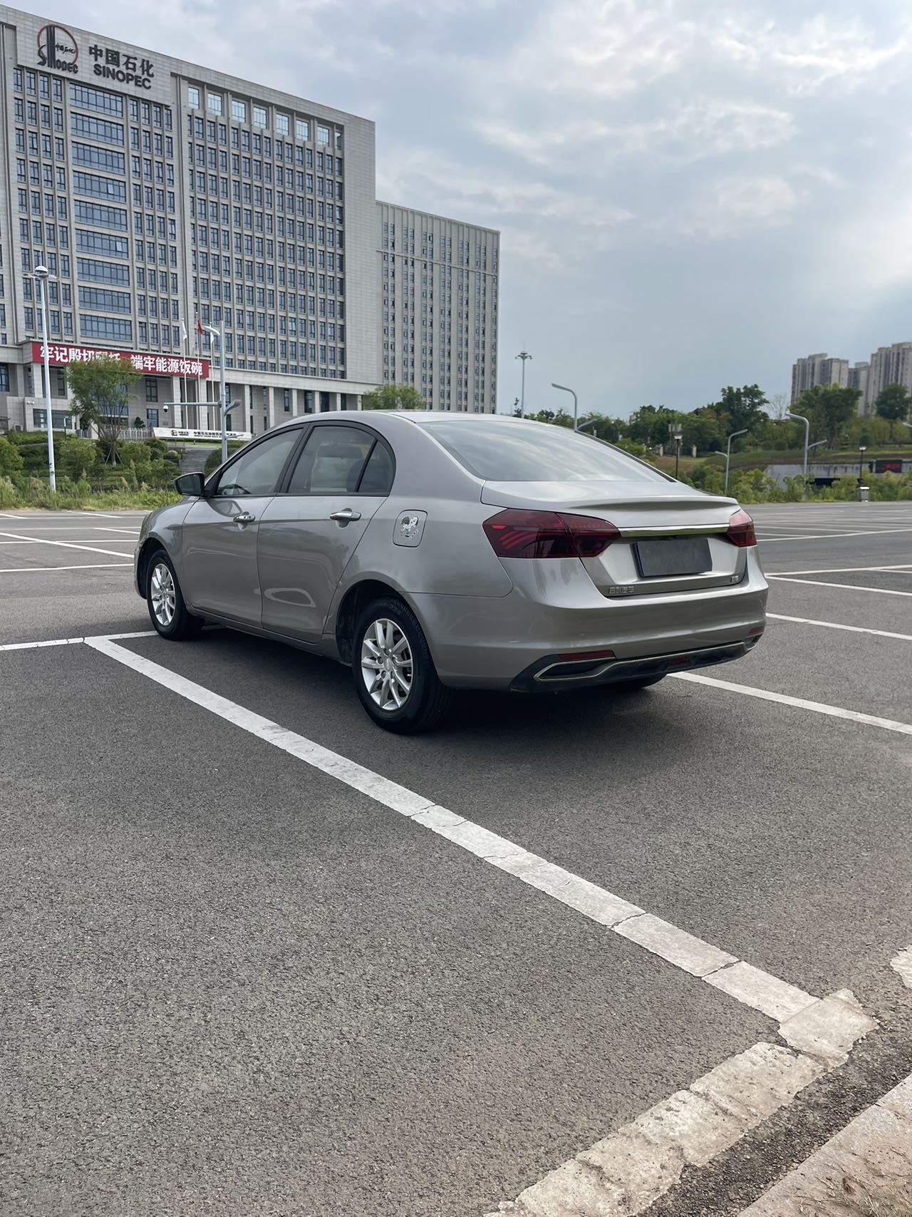 GEELY Emgrand 2020 car image #8