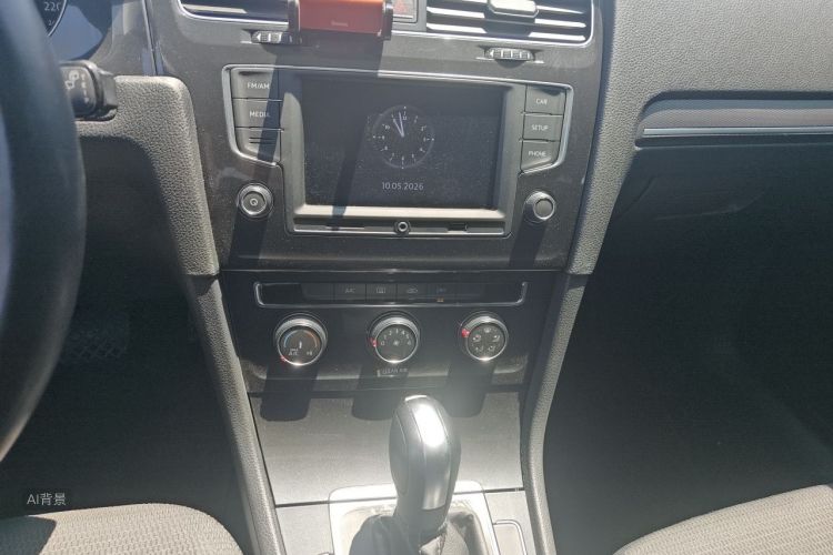 Volkswagen Golf 2017 car image #15
