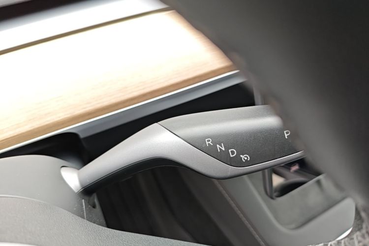 Tesla Model 3 2022 car image #18