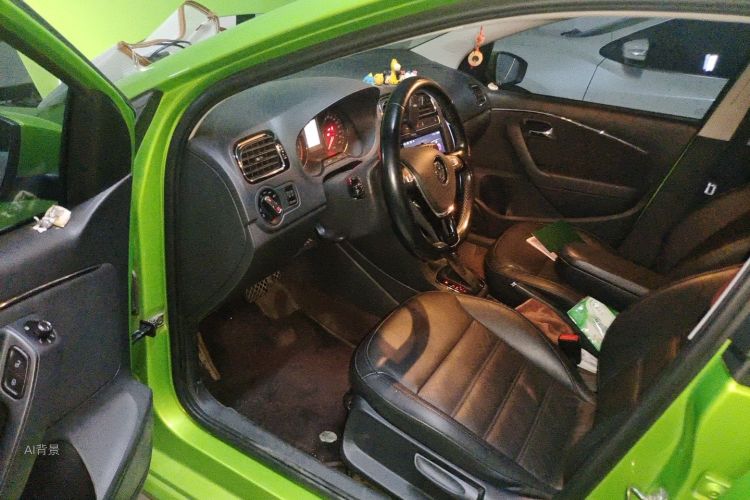 Volkswagen Polo 2014 car image #18