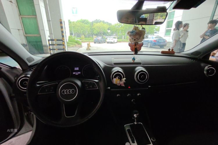 Audi A3 2019 car image #11