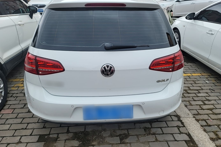 Volkswagen Golf 2015 car image #6