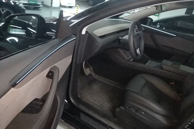 Tesla Model Y 2025 #12 Tesla Model Y 2025 image de voiture #12