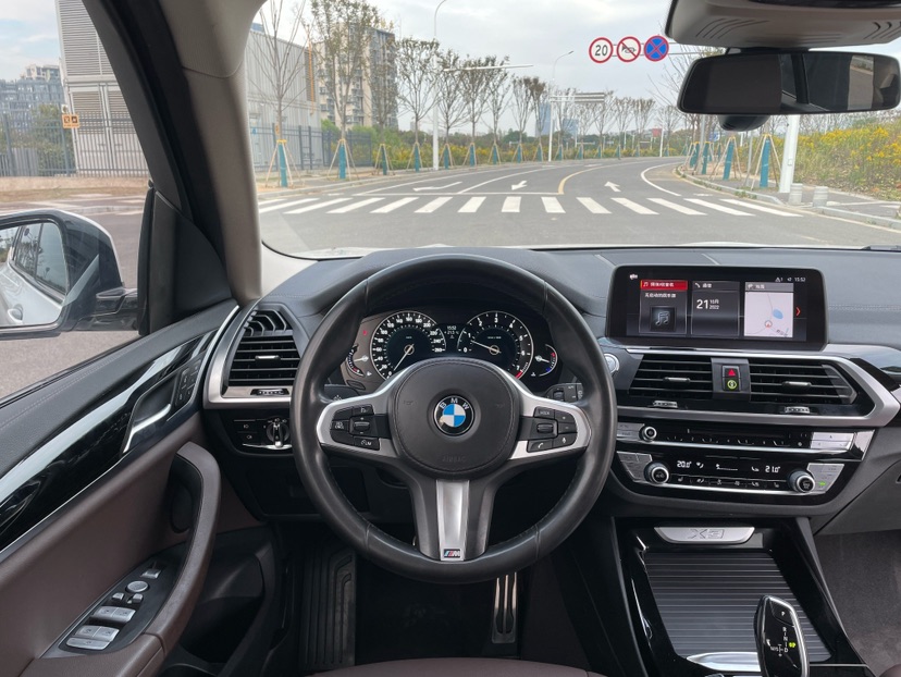BMW X3 2019 car image #6