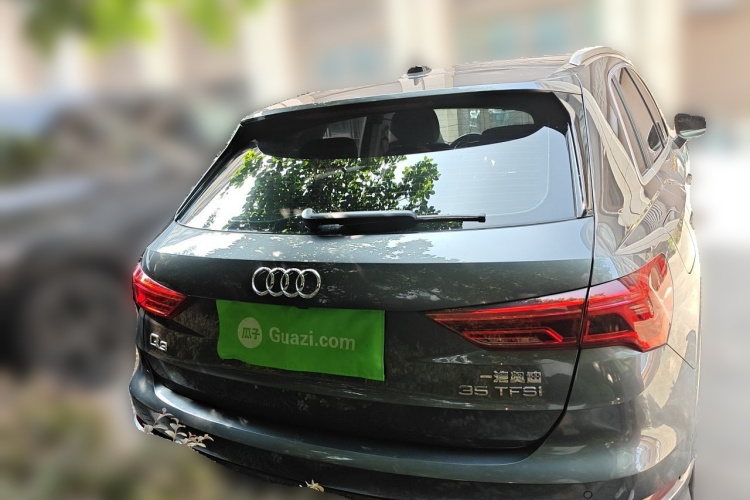 Audi Q3 2022 car image #4
