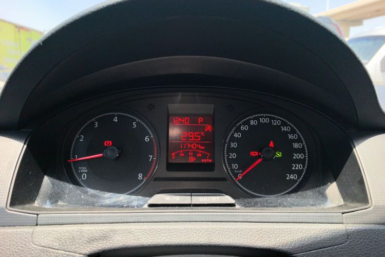 Volkswagen Santana 2021 صورة سيارة #12