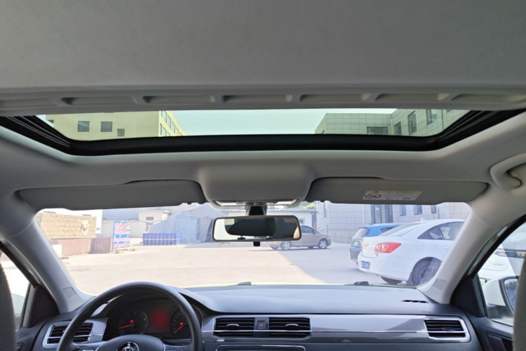 Volkswagen Santana 2018 car image #18