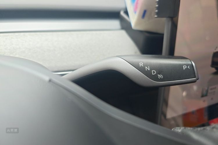 Tesla Model Y 2024 #16 Tesla Model Y 2024 car image #16