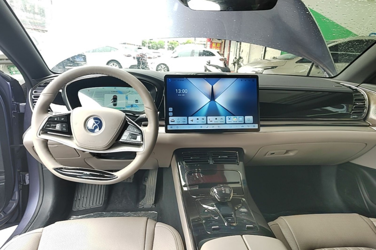 BYD Han 2024 #10 BYD Han 2024 صورة سيارة #10