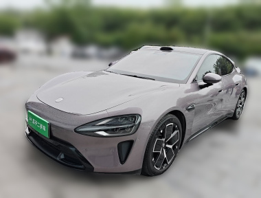 MI SU7 2024 immagine di auto 