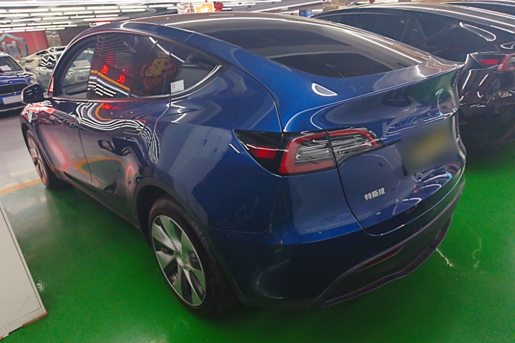 Tesla Model Y 2021 #9 Tesla Model Y 2021 car image #9