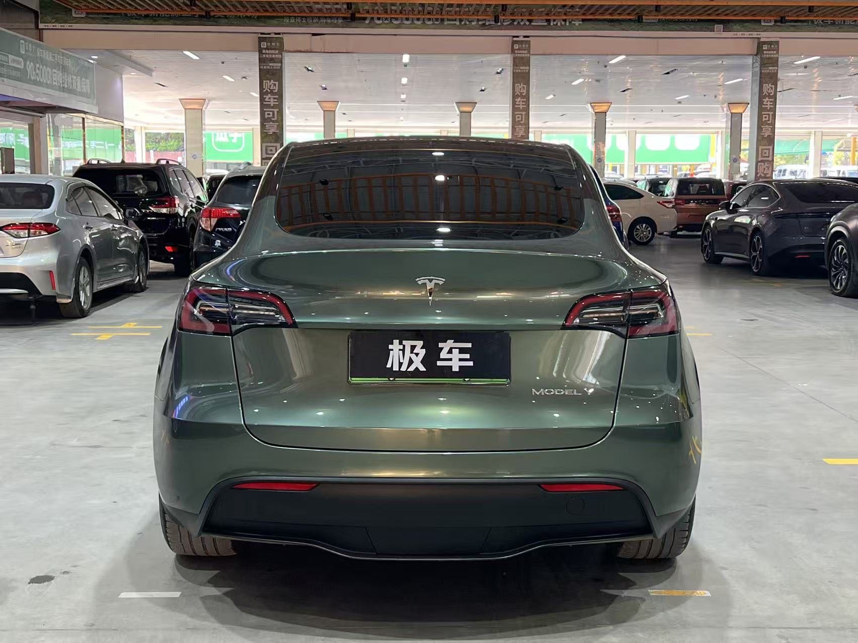 Tesla Model Y 2023 immagine di auto #8