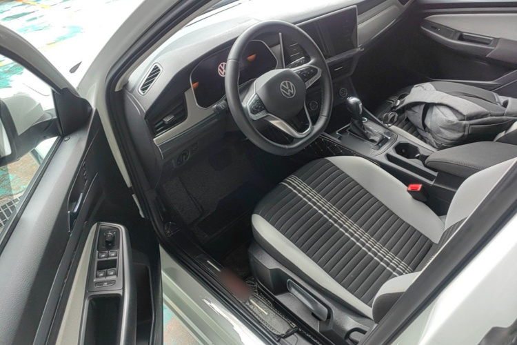 Volkswagen Bora 2024 car image #16