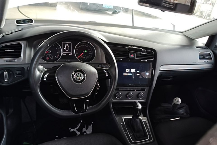 Volkswagen Golf 2016 car image #10