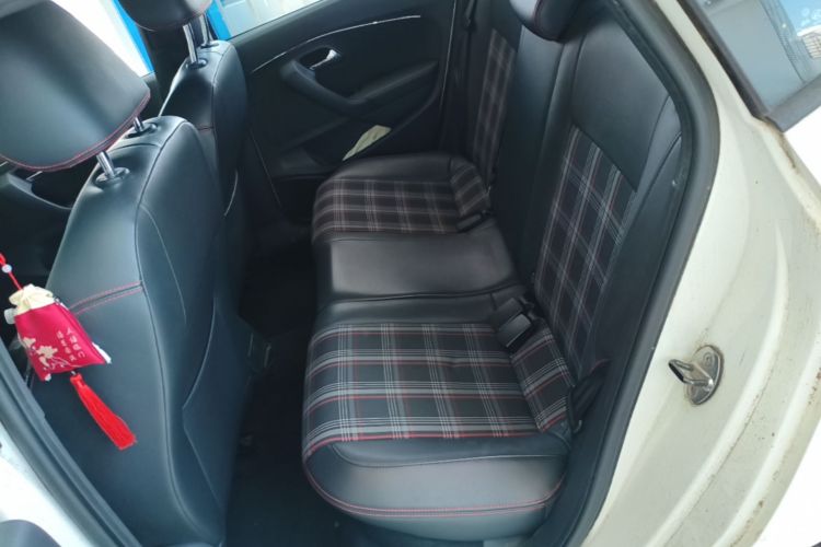Volkswagen Polo 2016 car image #19