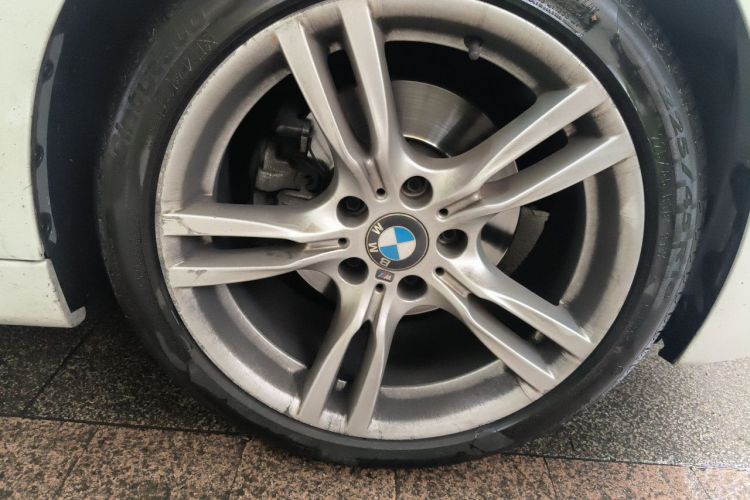 BMW 3 Series 2019 car image #9