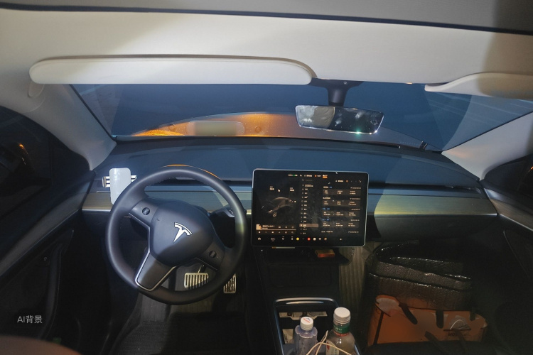 Tesla Model Y 2023 car image #11