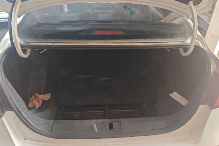GEELY Emgrand 2019 صورة سيارة #19