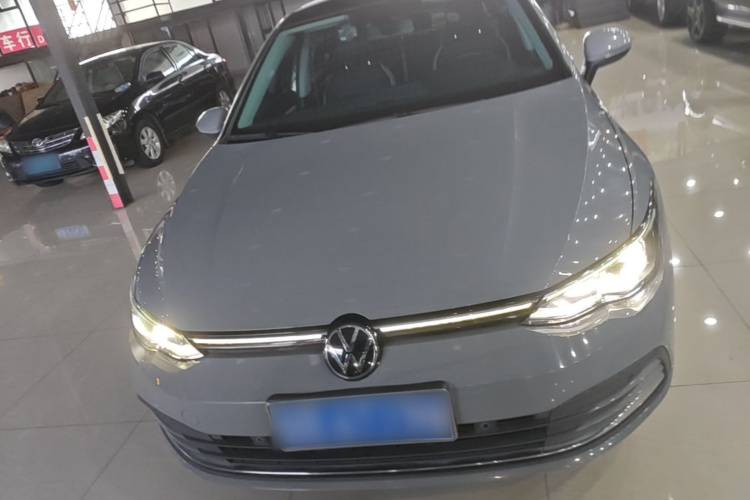 Volkswagen Golf 2022 car image #3