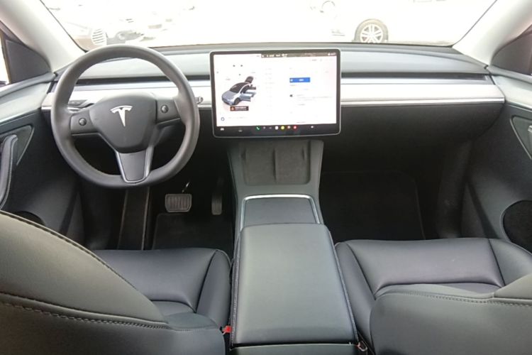 Tesla Model Y 2023 #11 Tesla Model Y 2023 car image #11