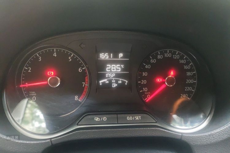 Volkswagen Polo 2018 car image #13