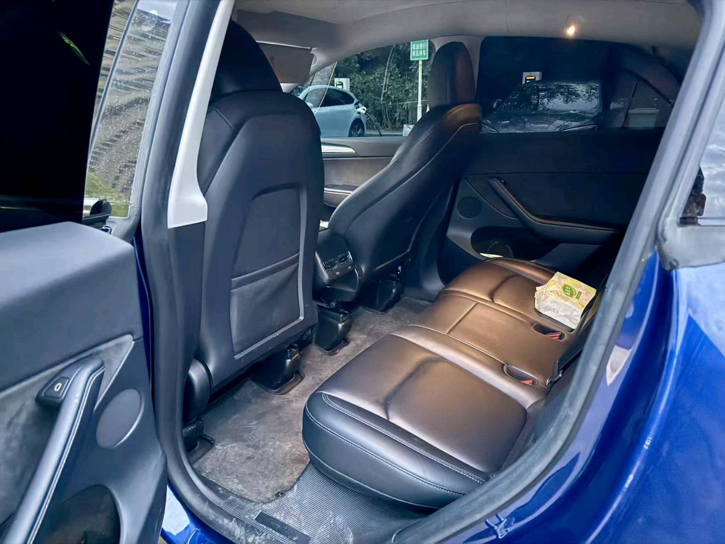 Tesla Model Y 2024 صورة سيارة #4