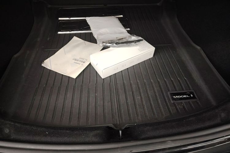 Tesla Model 3 2023 car image #21