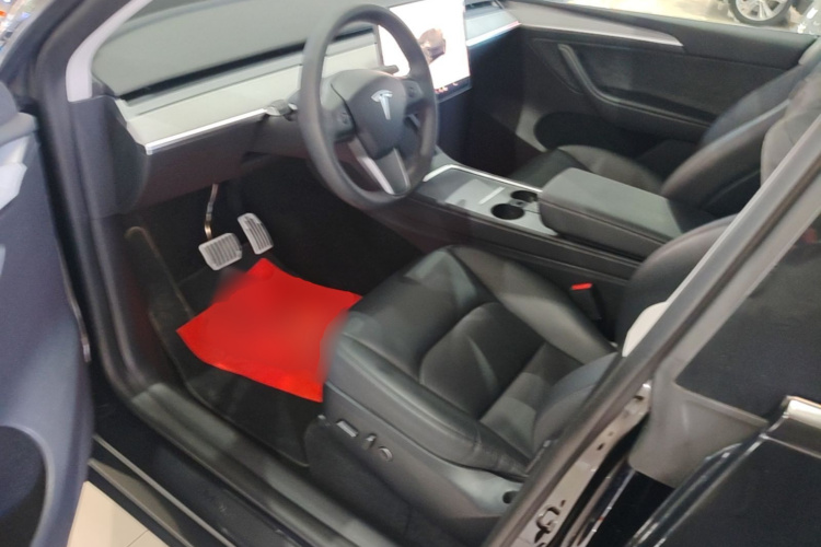 Tesla Model Y 2024 #16 Tesla Model Y 2024 car image #16