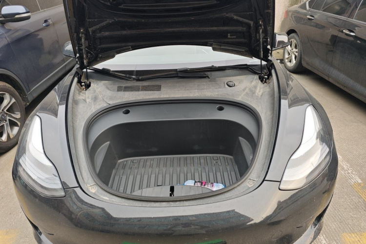 Tesla Model 3 2022 car image #22
