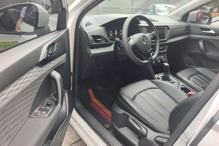 Volkswagen Tharu 2023 car image #12