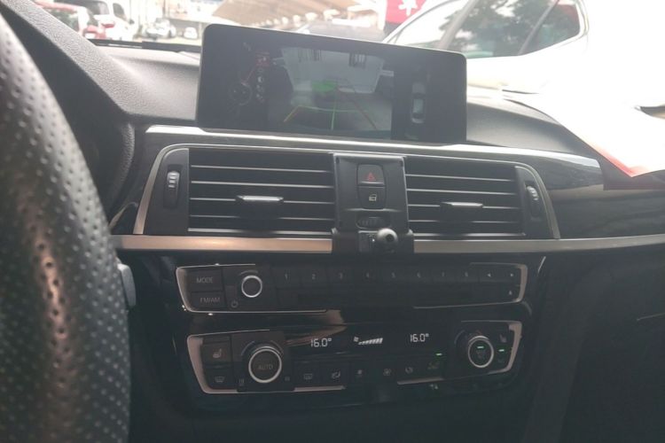 BMW 3 Series 2016 car image #13