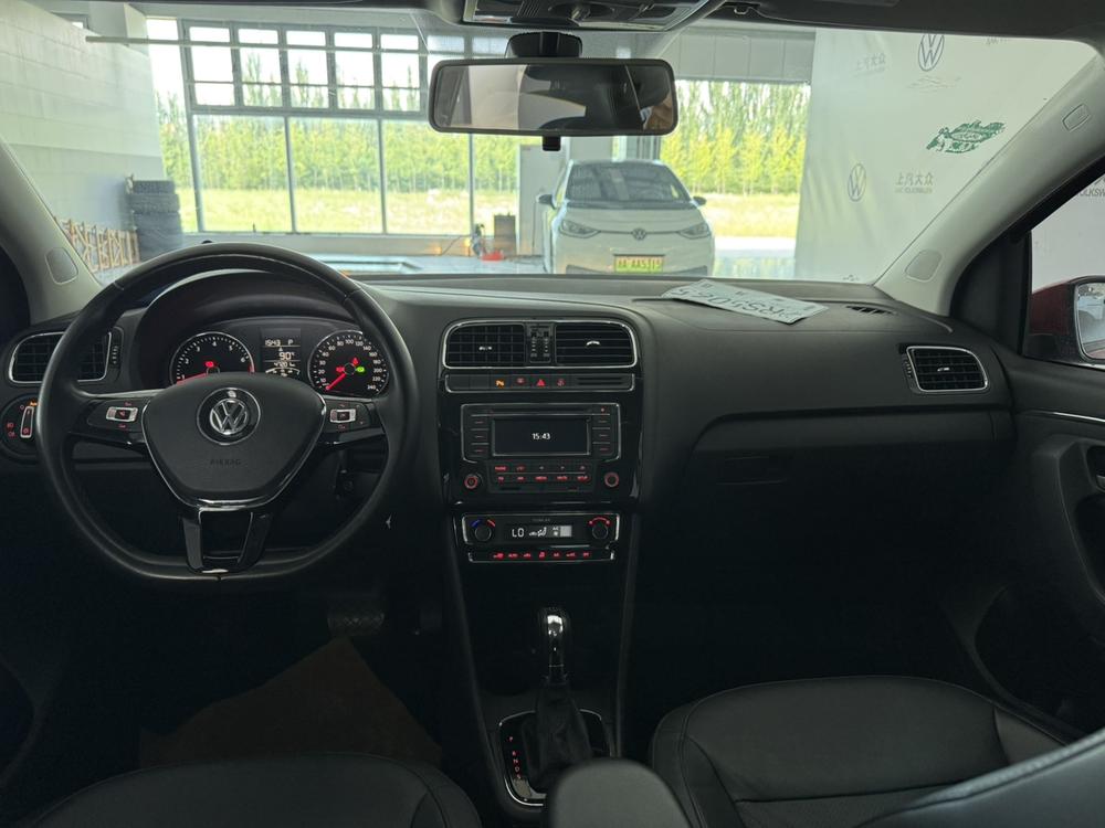Volkswagen Polo 2017 car image #9