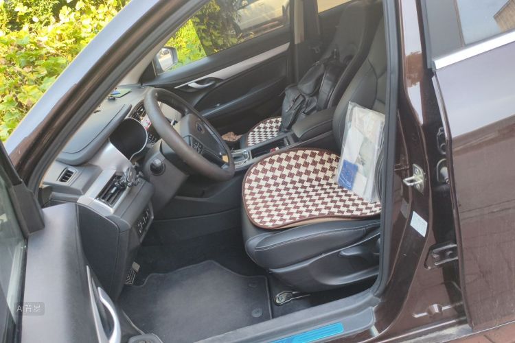 GEELY Emgrand 2018 car image #17