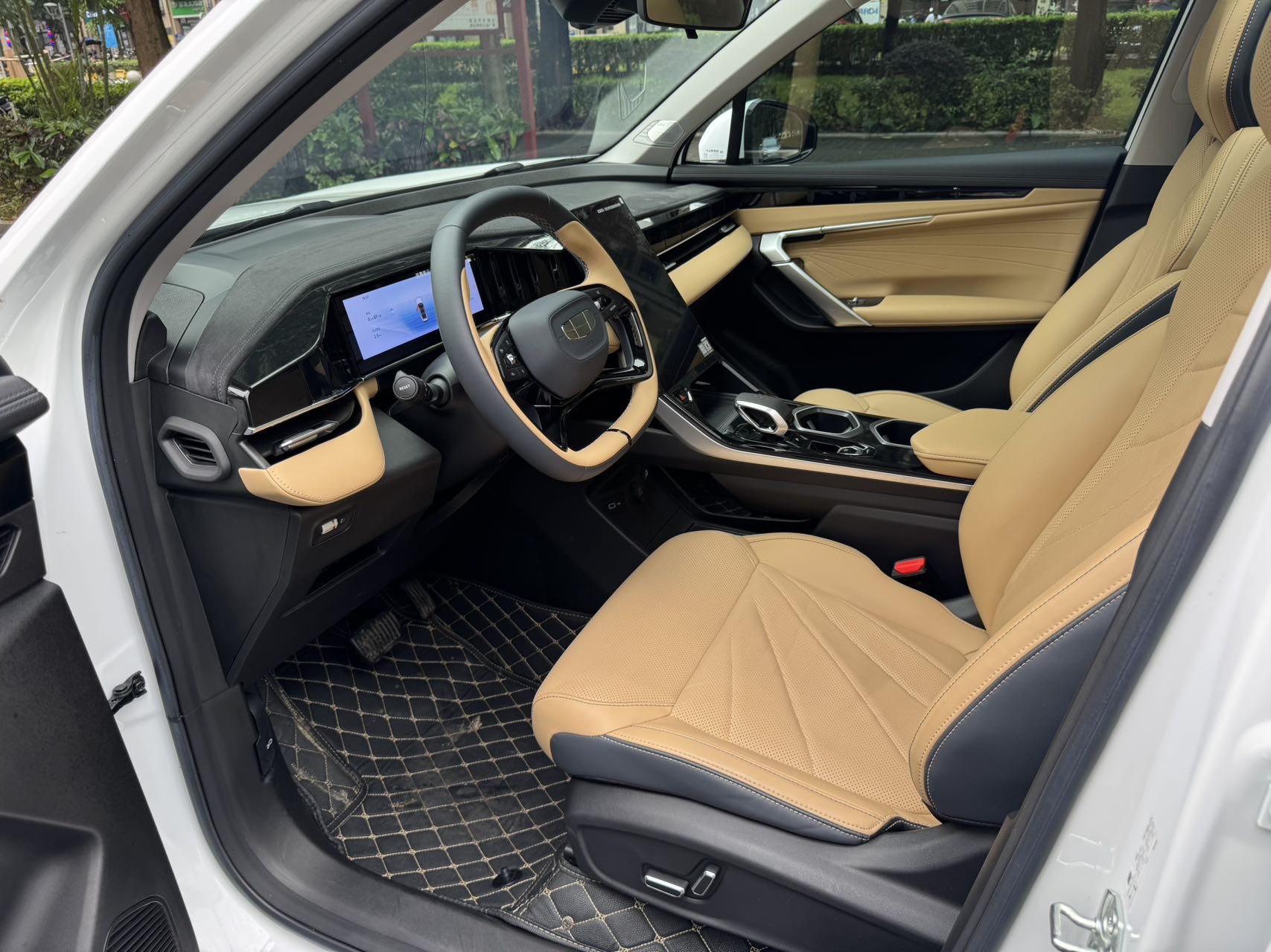 GEELY Boyue L 2024 car image #7