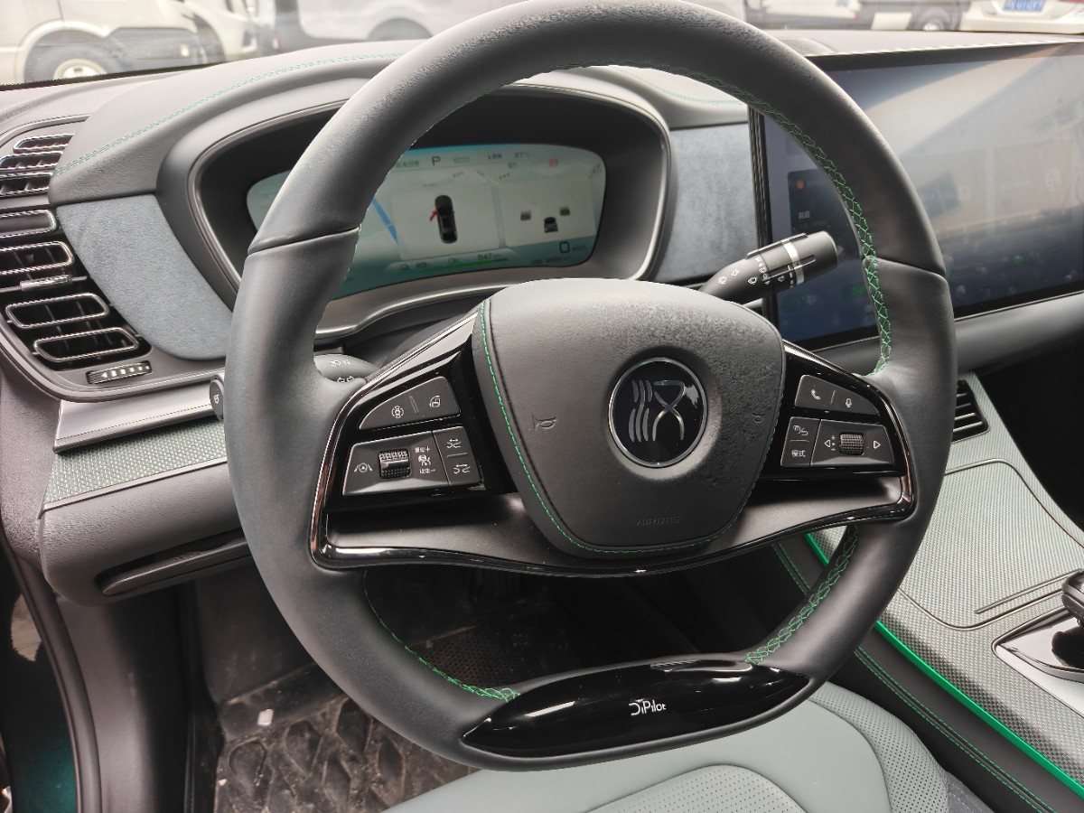 BYD Han 2023 car image #11