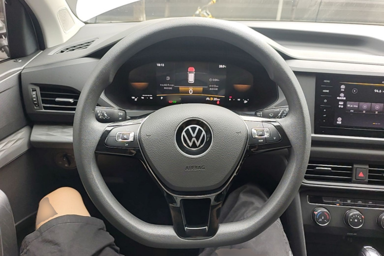 Volkswagen Tharu 2023 car image #15
