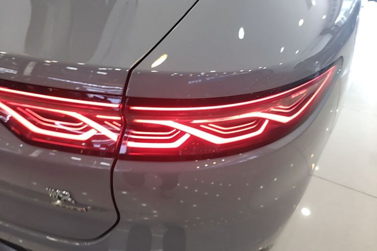 BYD Han 2025 car image #8
