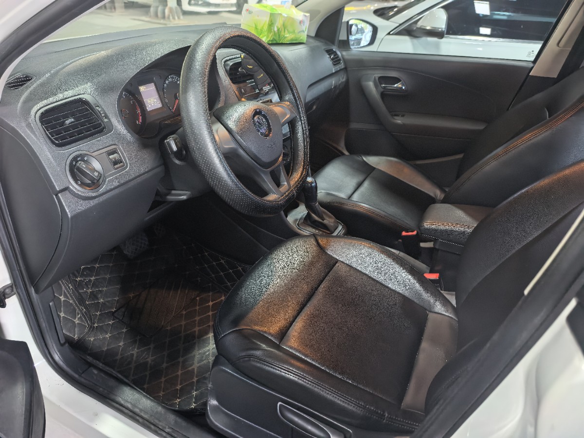 Volkswagen Polo 2019 car image #5