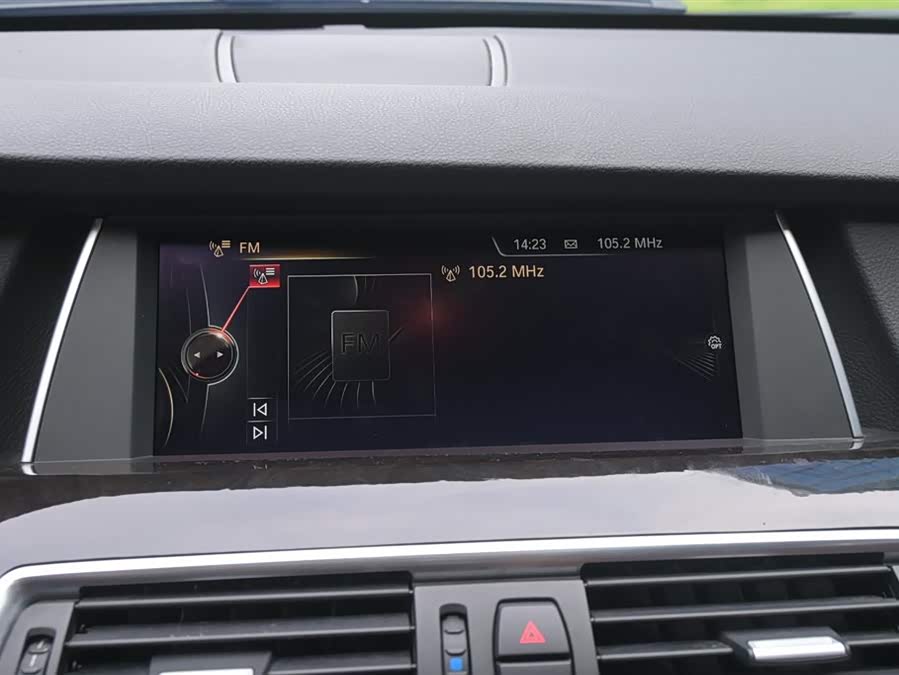 BMW 5 Series GT 2016 #49 BMW 5 Series GT 2016 صورة سيارة #49