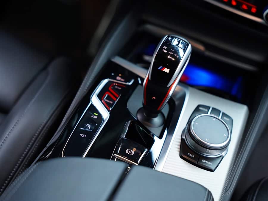 BMW M5 2022 صورة سيارة #49