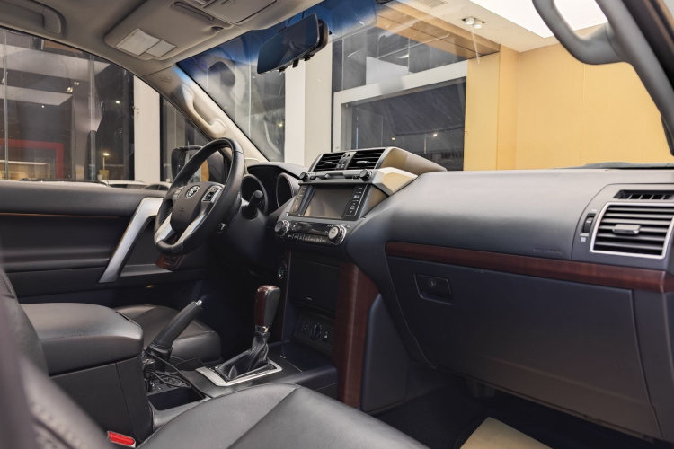 Toyota Land Cruiser Prado 2017 car image #49