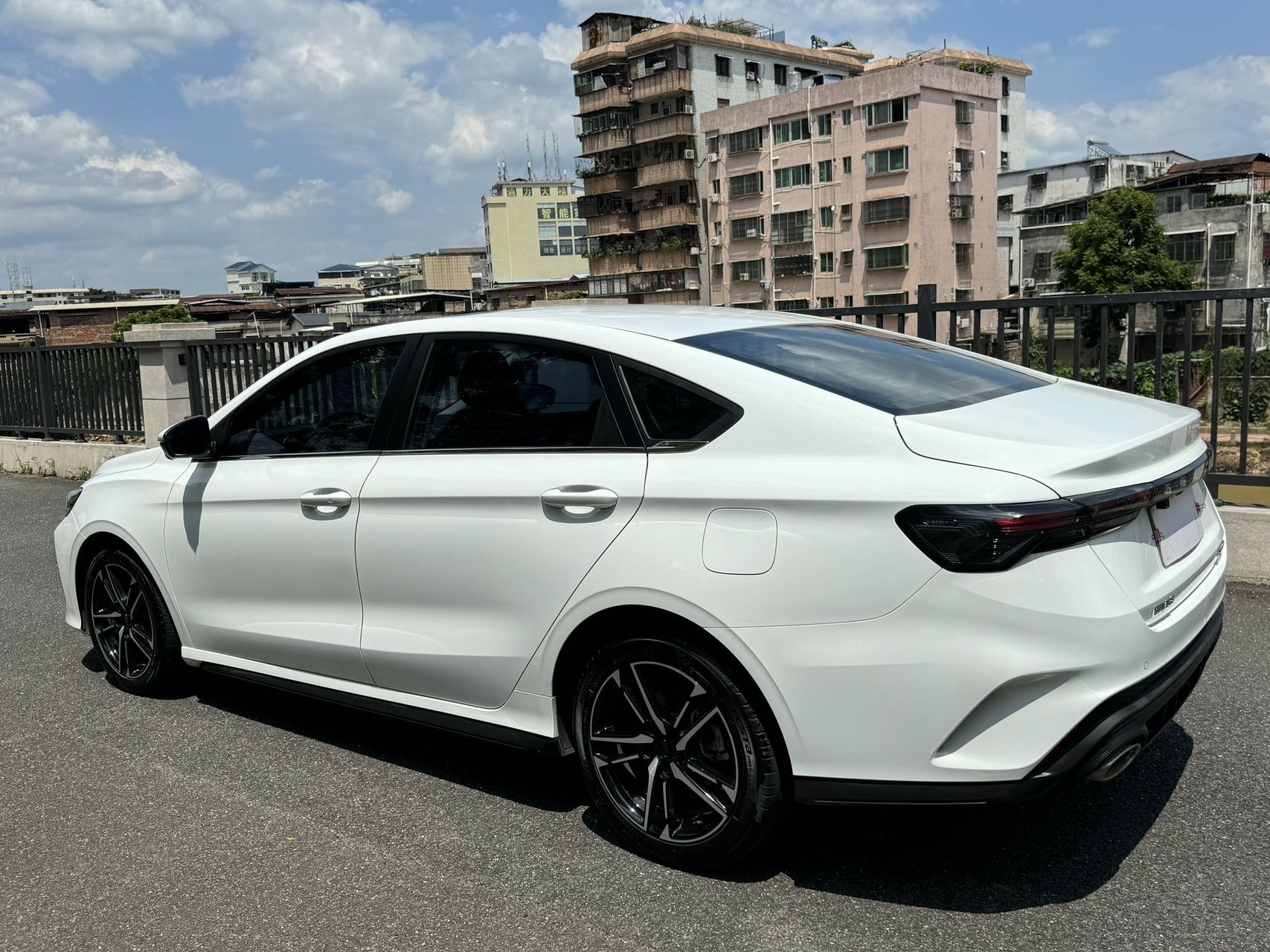 GEELY Binray 2023 car image #9