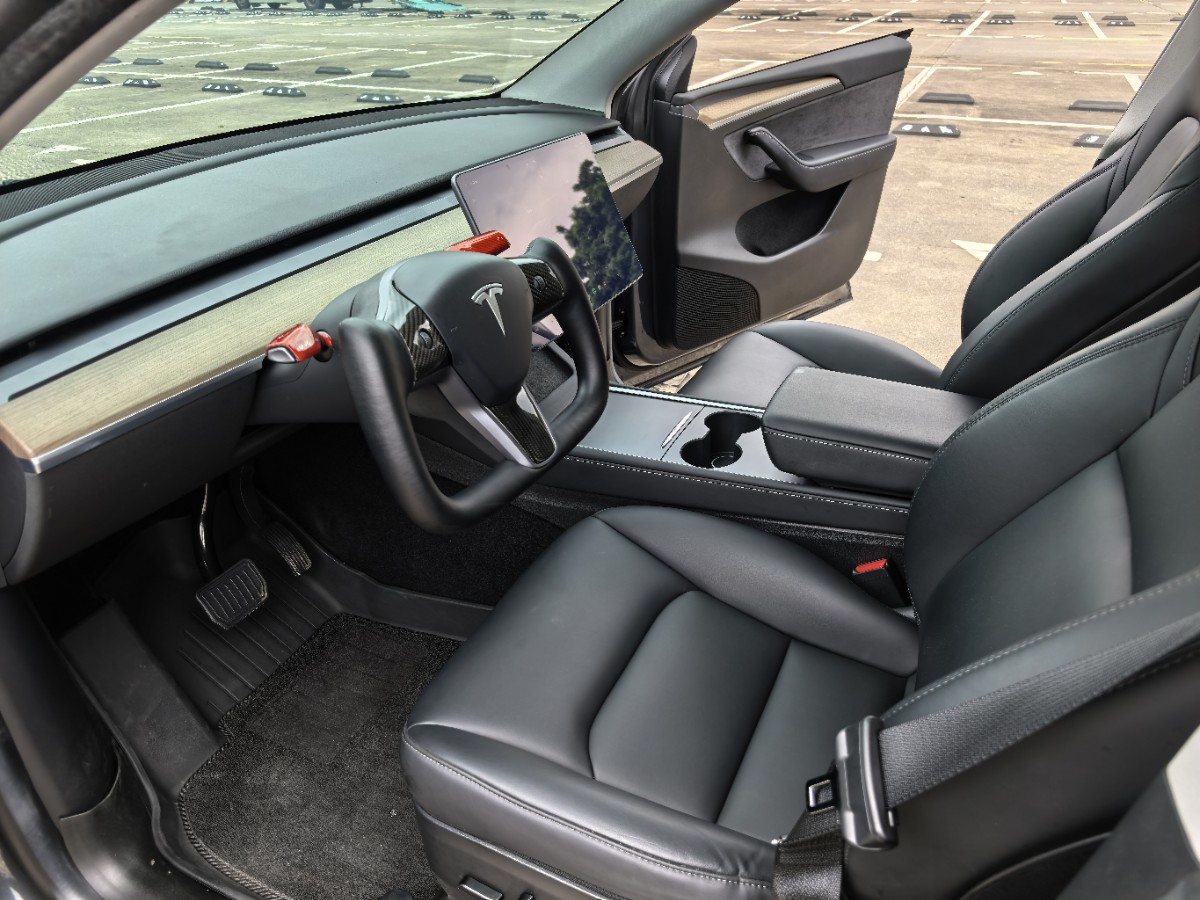 Tesla Model Y 2022 #5 Tesla Model Y 2022 car image #5