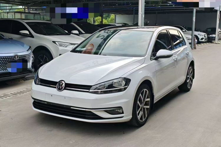 Volkswagen Golf 2020 car image #2