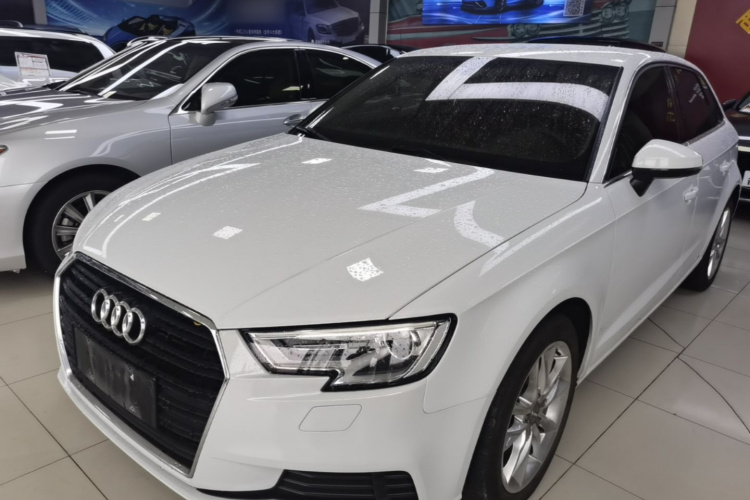 Audi A3 2018 car image #2