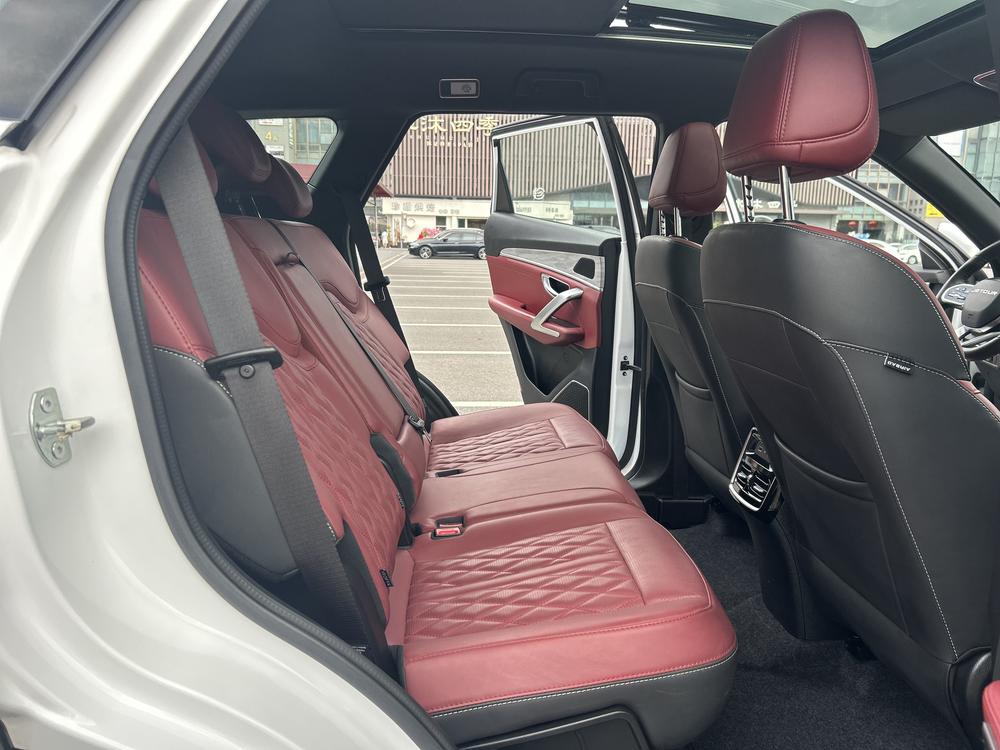 Jetour X70 PLUS 2024 car image #18